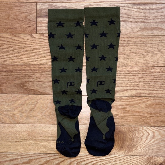 Pro Compression Socks - Picture 3 of 3